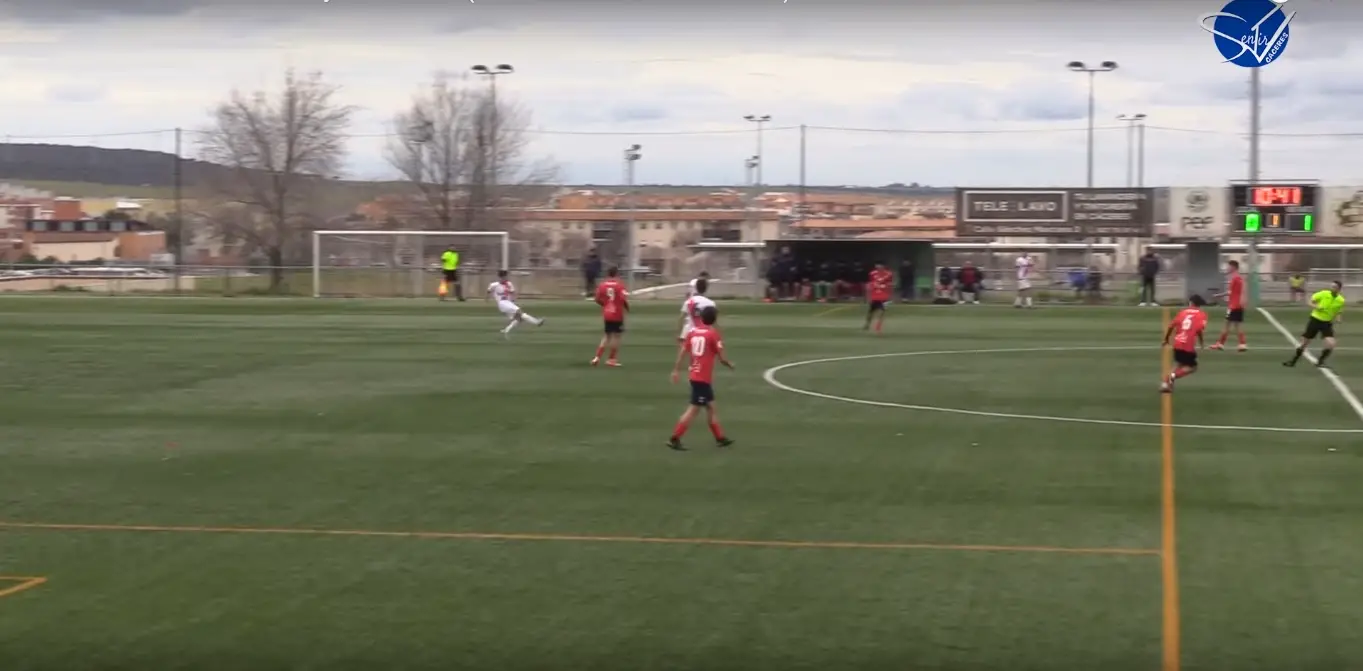 El alucinante gol de Nieto para el Rayo Juvenil A ¡desde 65 metros!