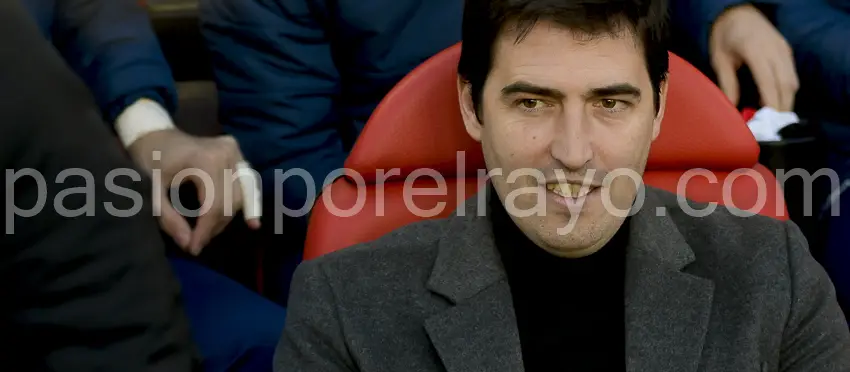 Iraola, en la previa de la Real Sociedad – Rayo Vallecano: «Te perdonan poco cuando te equivocas»