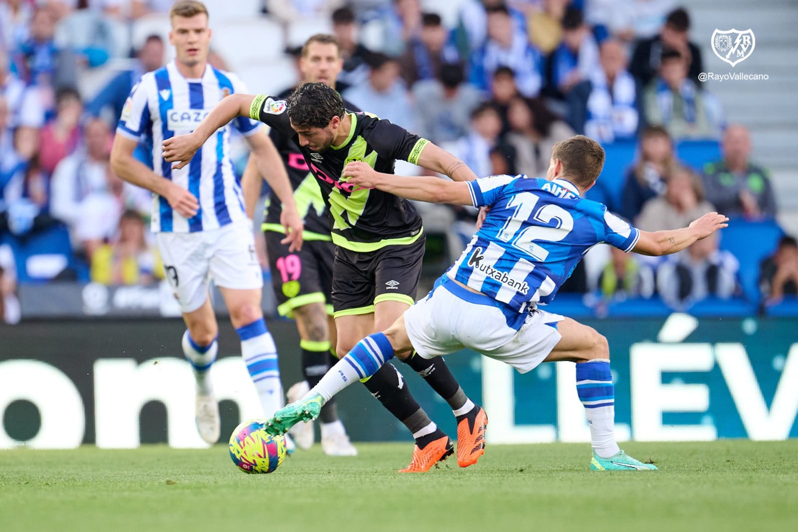 Comesaña será baja en el Rayo Vallecano – Barcelona por tarjetas