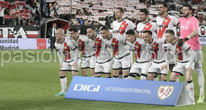 Raúl de Tomás vuelve a la titularidad ante la Real Sociedad