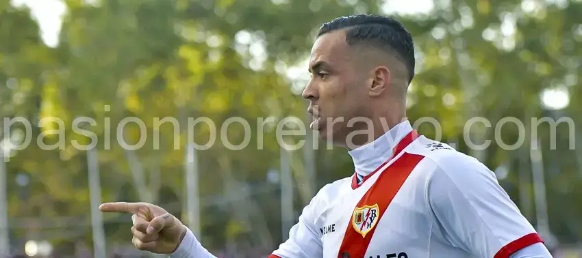 Raúl de Tomás marca su primer gol en su nueva etapa con el Rayo Vallecano