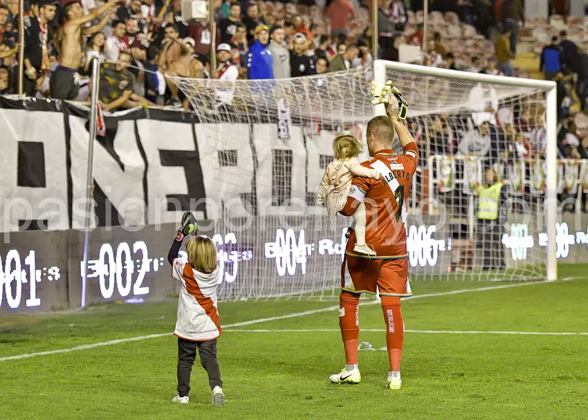 Recordamos con Alberto García la promoción de ascenso del Rayo en Girona que abrió la era Iraola