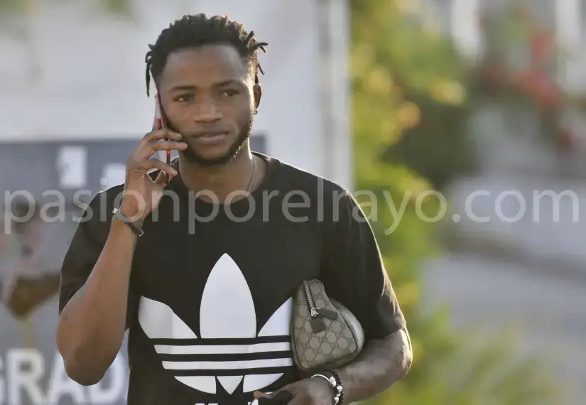 El Rayo Vallecano recibe 130.000 dólares del Emélec por la cesión de Lass Bangoura
