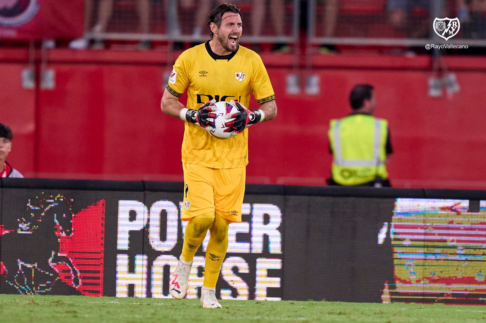 El Rayo Vallecano firma su primera portería a 0 del año con un salvador Dimitrievski
