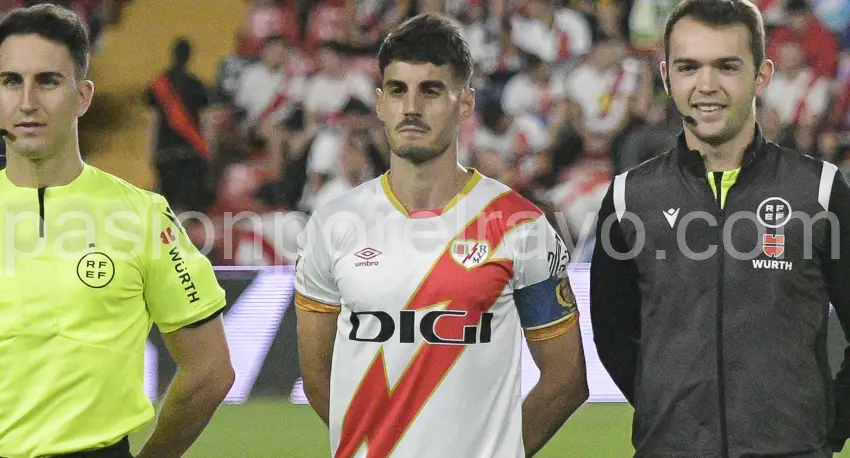 Valentín fue capitán del Rayo con Trejo en el once inicial