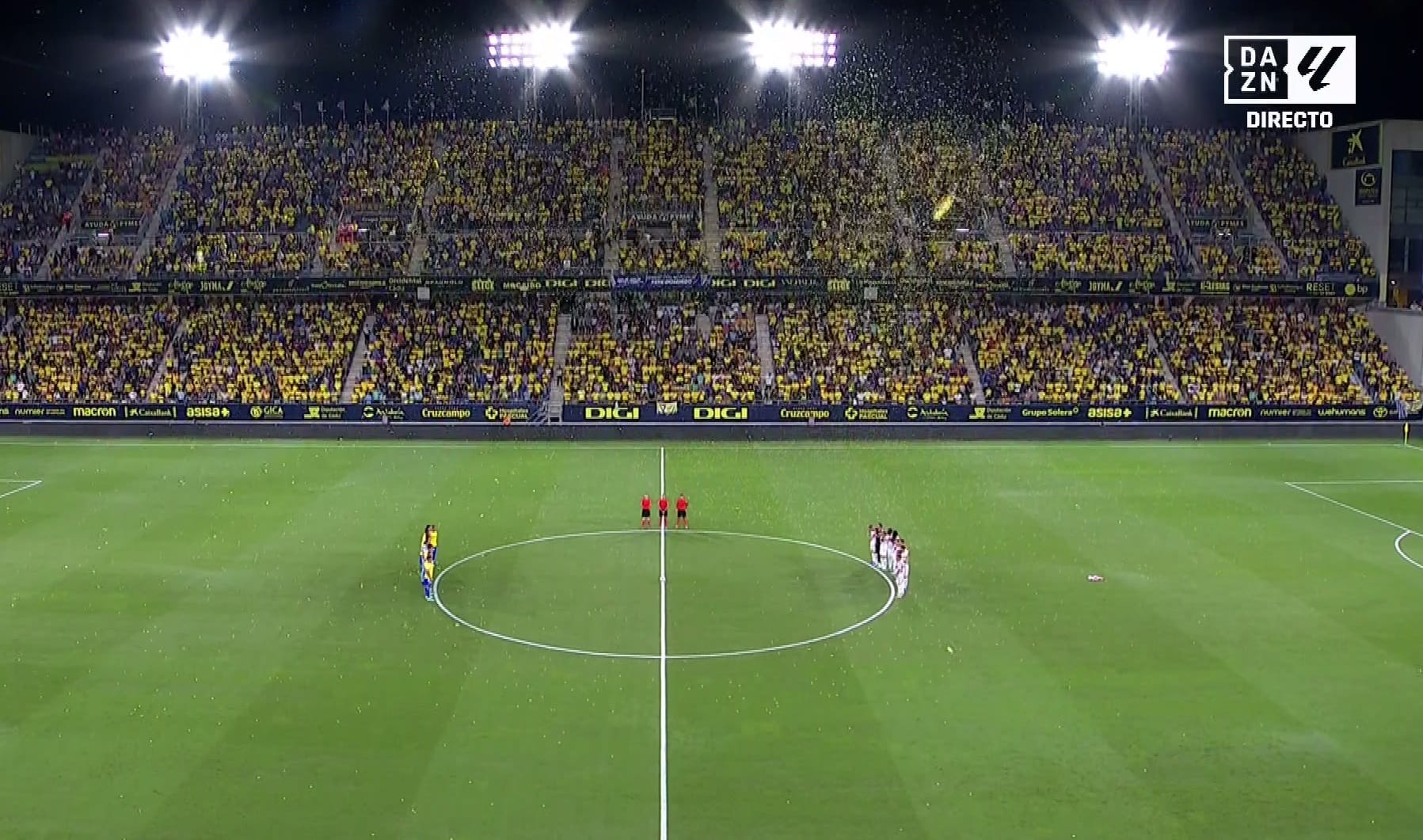 Cádiz y Rayo guardaron un minuto de silencio en memoria de Bocoya, ex jugador del Cádiz