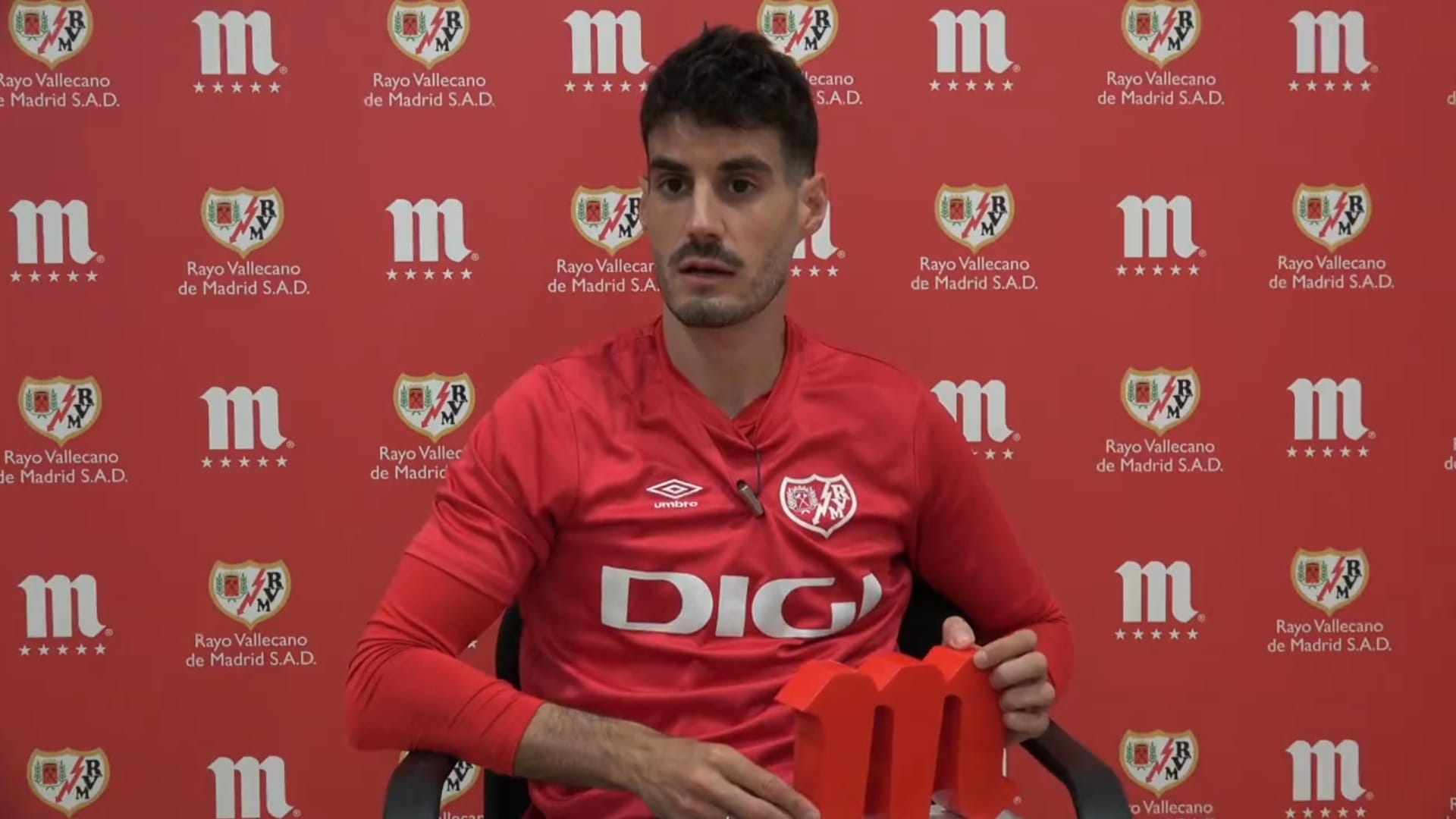 Óscar Valentín: «Jugar contra el Barcelona nunca es fácil pero ya les hicimos buen partido»