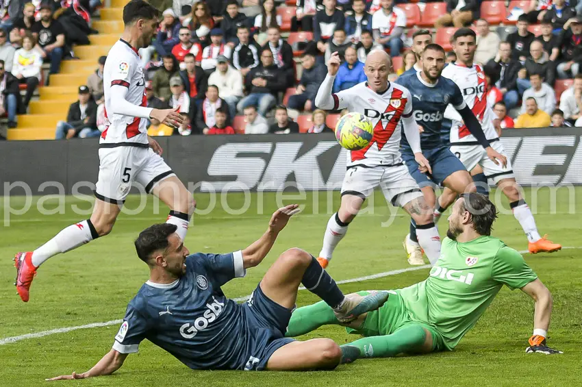 Girona y Rayo se citan a la hora de comer con su menú de espectáculo