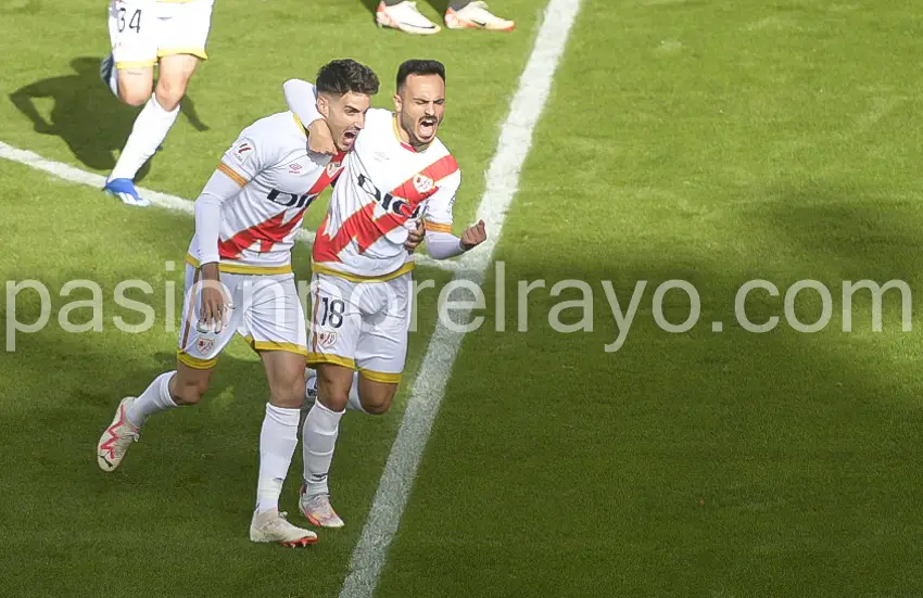 Rayo Vallecano 1-2 Girona: Aluvión de ocasiones con victoria del líder