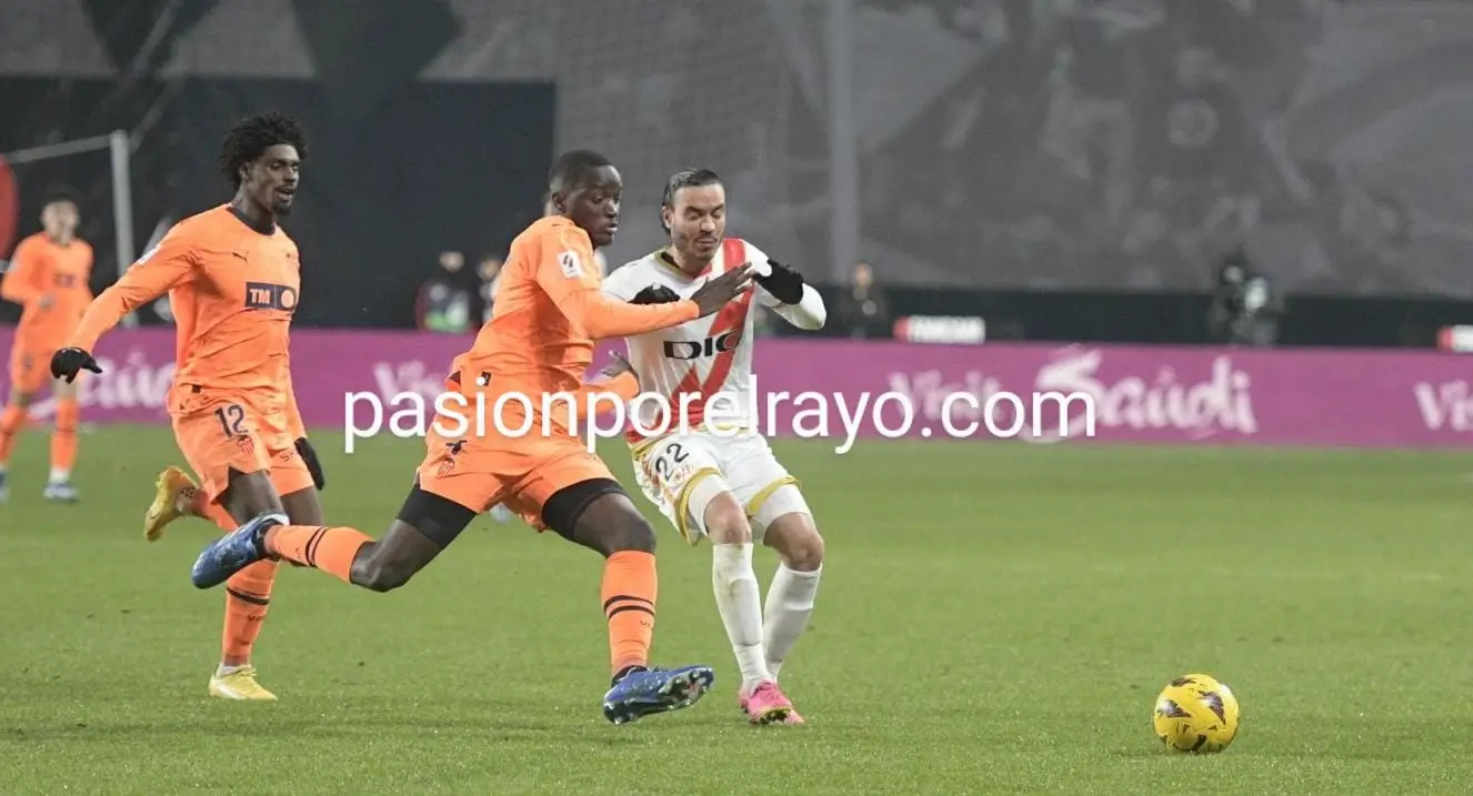 Raúl de Tomás cumplió 100 partidos como jugador del Rayo Vallecano