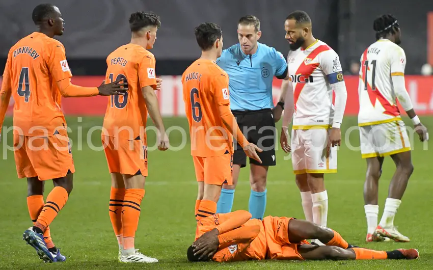 El Valencia desquició al Rayo con ‘el otro fútbol’