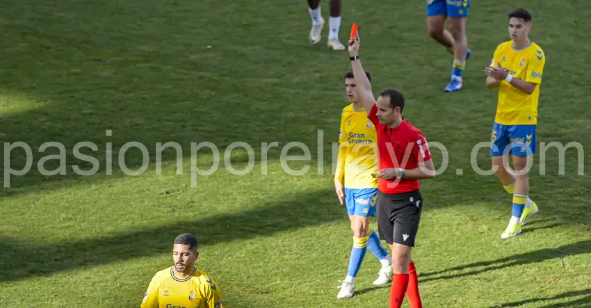 Alvaro García se disculpa por la expulsión y el gesto con Francisco