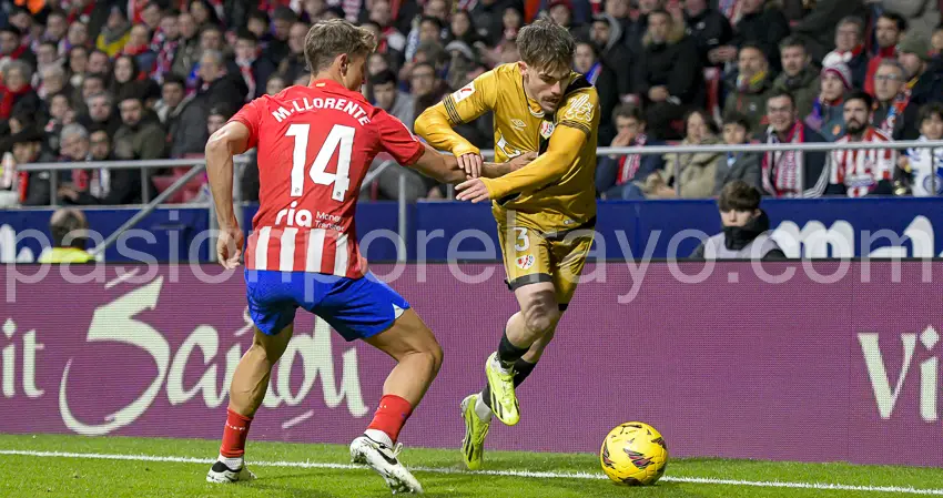 Chavarría sigue buscando su hueco en el equipo