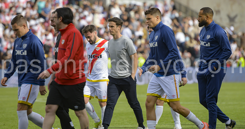El 'Hombre tranquilo' sacó a los suyos de un lío 6 rayo vallecano protestas2