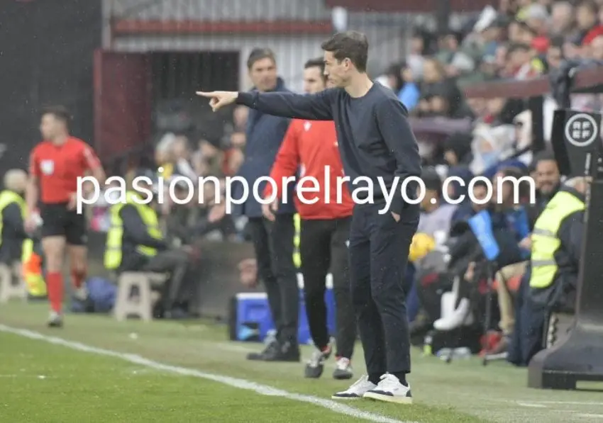 Íñigo Pérez, en la previa del Alavés – Rayo: «El éxito del Alavés es el colectivo»