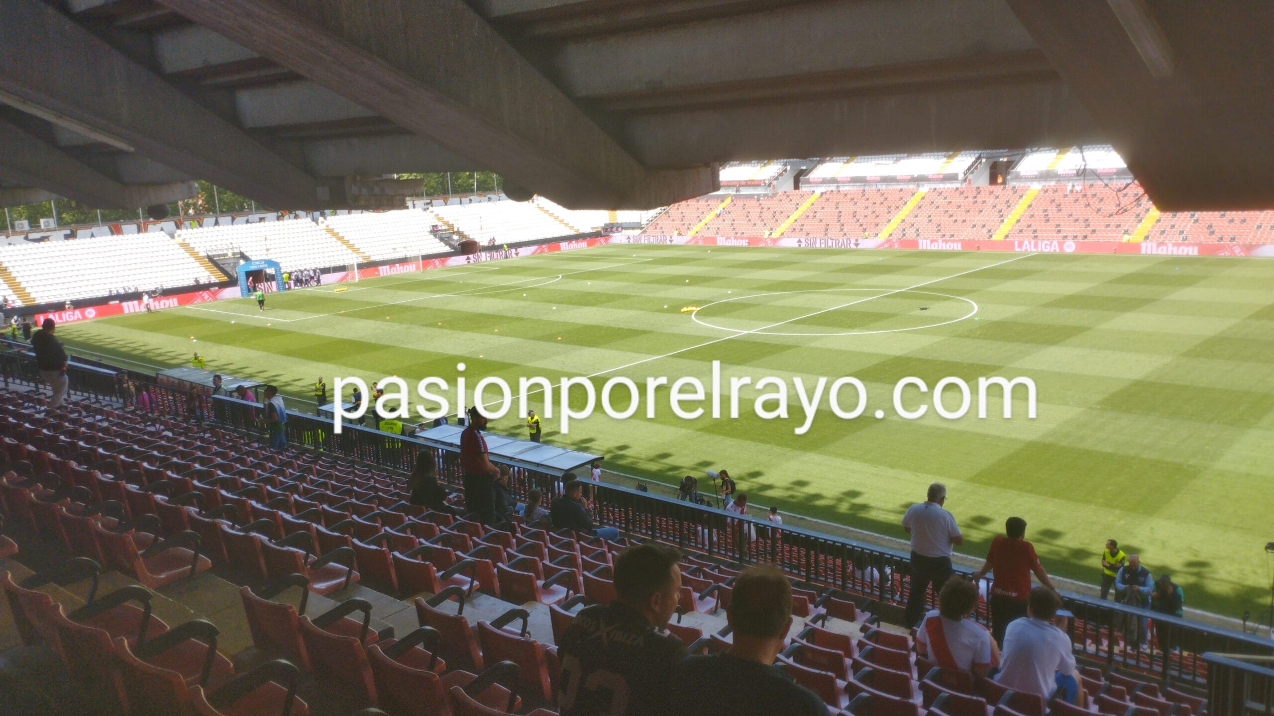 ¿Te imaginas al Rayo jugando de local fuera de Vallecas? Y no estamos hablando del cambio de estadio…