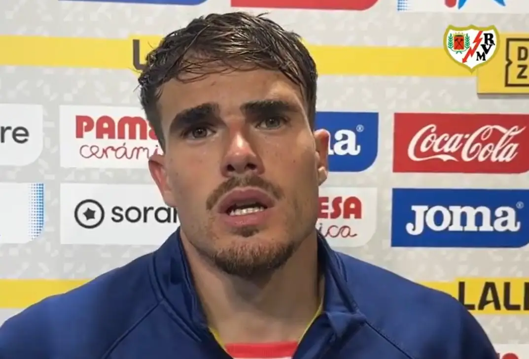 Pep Chavarría tras el Villarreal 3-0 Rayo Vallecano: «Tenemos ganas de jugar en casa con nuestra afición para regalarles una victoria»