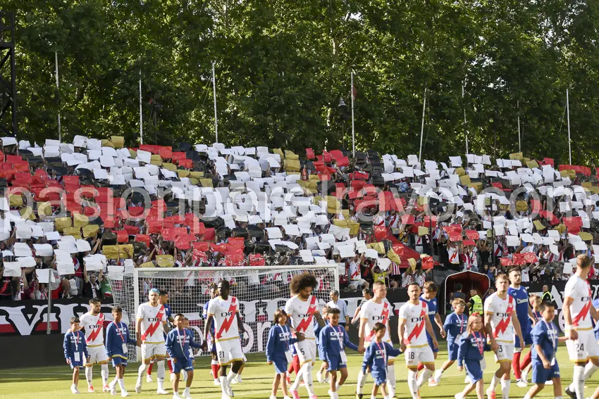 Rayo Vallecano 0-1 Athletic Club: Derrota en el césped, goleada en la grada