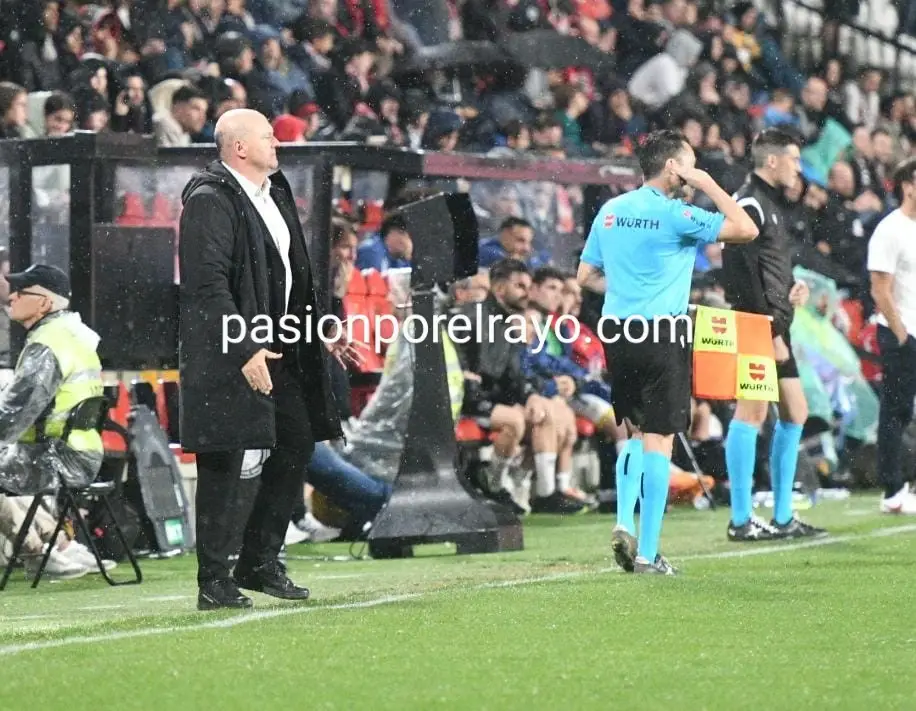 Pepe Mel, tras el Rayo 0-1 Almería: «Tenía miedo a salir escalabrado de este partido»