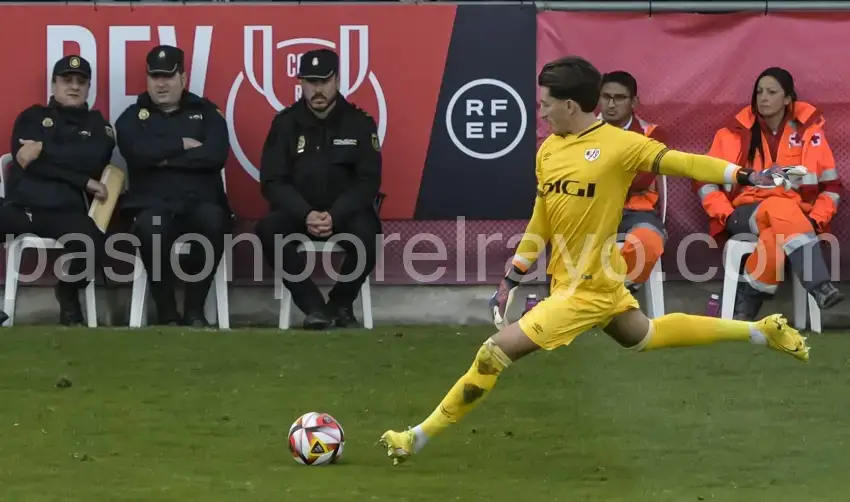 La última oportunidad para jugadores del Rayo sin minutos en Liga: Cárdenas y Martín