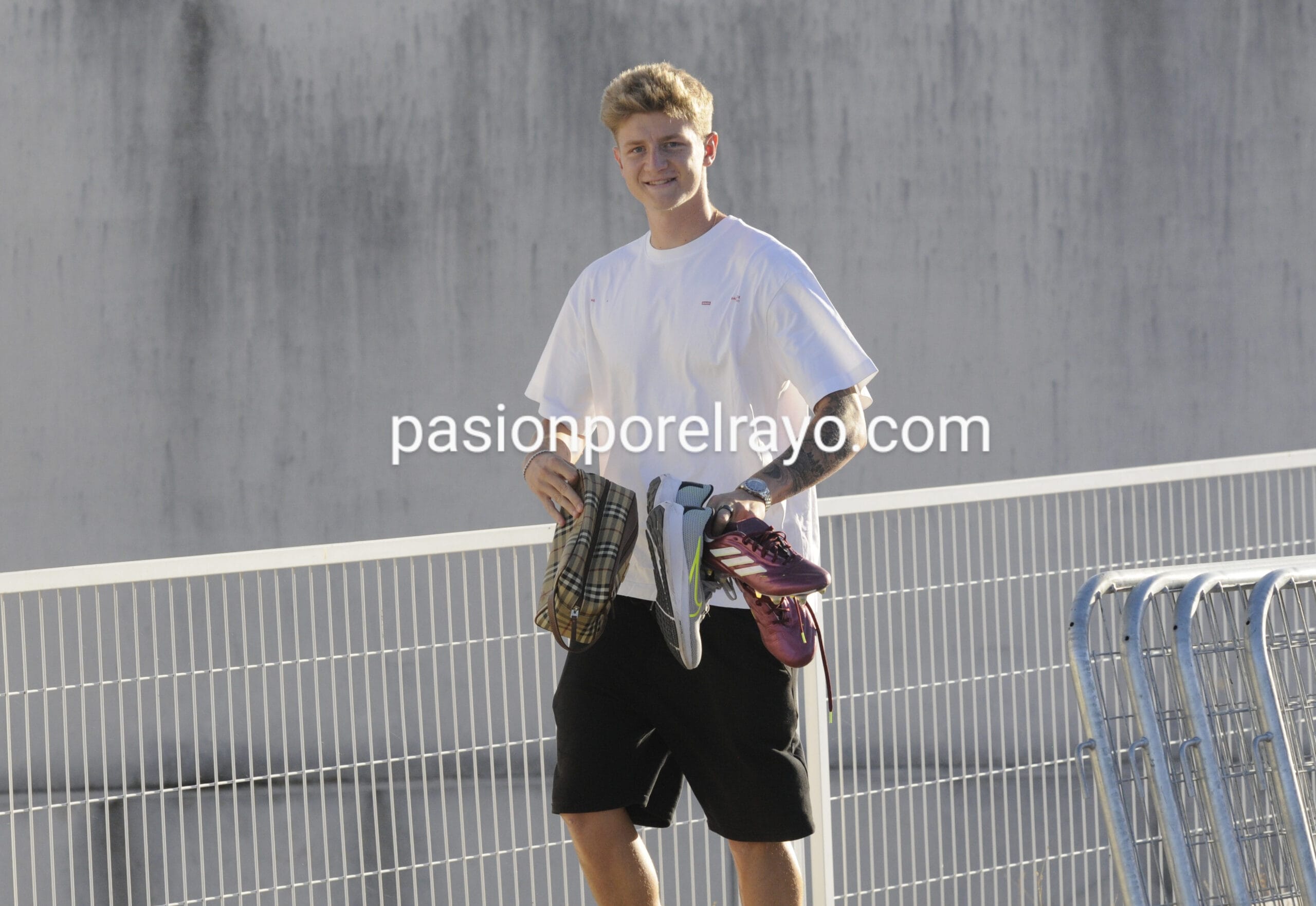 El Rayo Vallecano cede a Pelayo Fernández al Cádiz