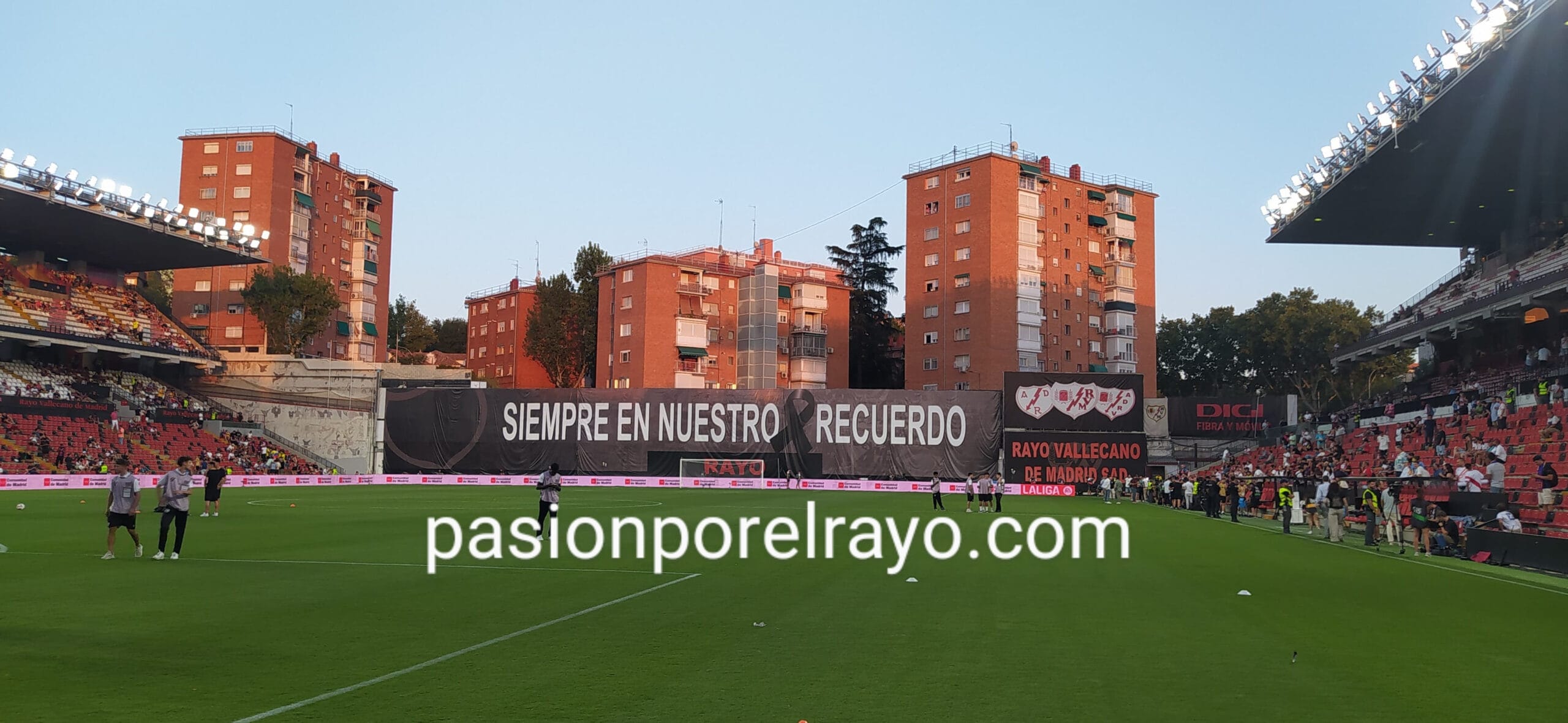 El césped del estadio de Vallecas presenta un gran aspecto antes del Rayo – Barcelona