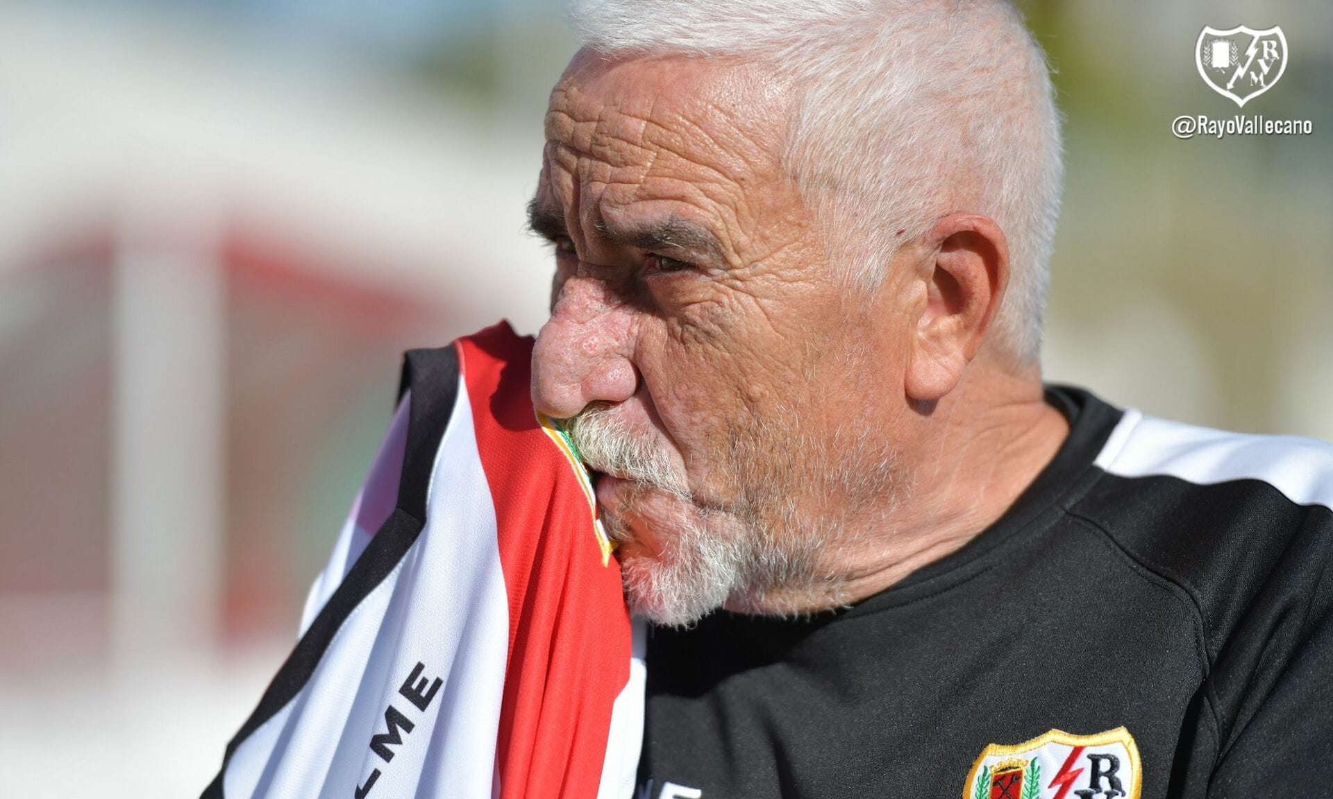 El Rayo Vallecano se olvida de Isi, el mítico ex utillero, en el centenario