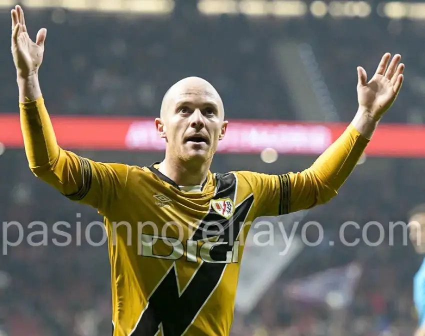 Isi, bicentenario con el Rayo Vallecano