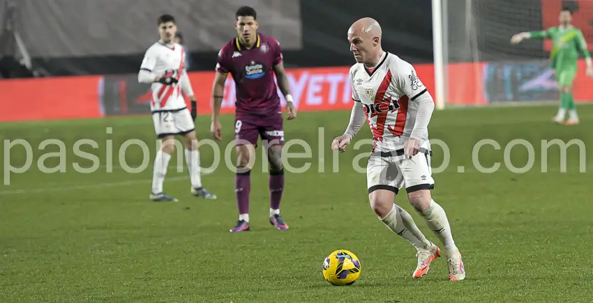 Isi, tras el Rayo 1-0 Valladolid: «Creo que lo podemos conseguir»