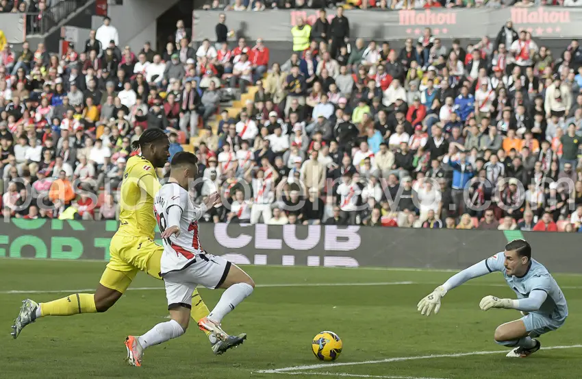 El Rayo Vallecano se vuelve a atascar de cara a portería
