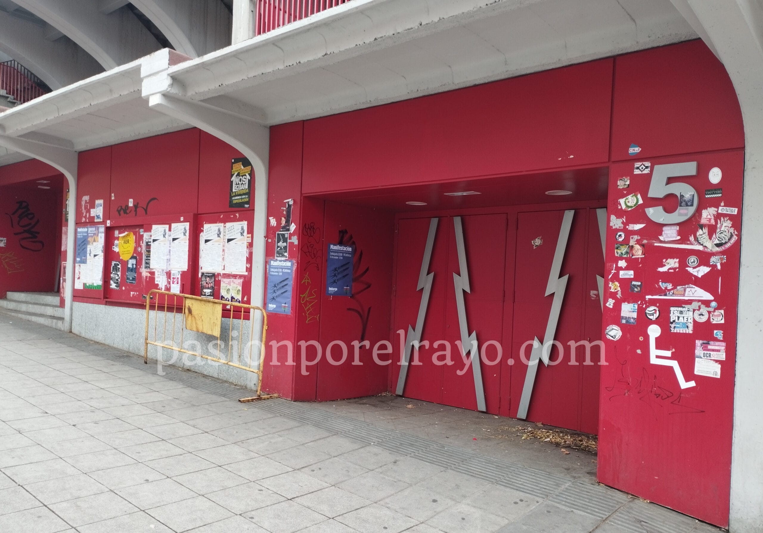 OPINIÓN: Lavar la cara al estadio de Vallecas sin obligar a su mantenimiento no sirve para nada