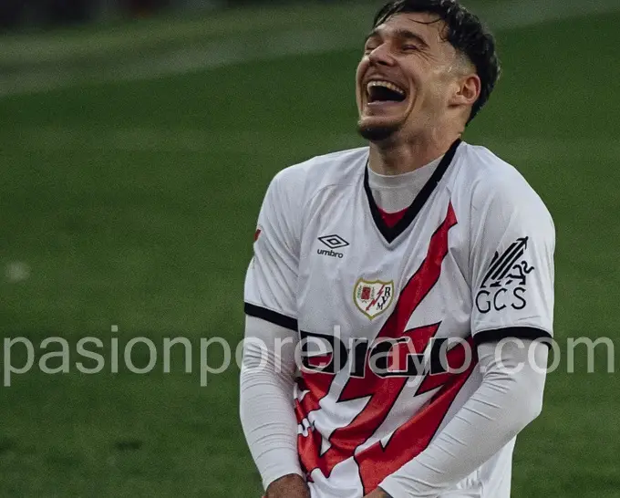Ratiu, candidato a gol de la temporada 24/25 en el Rayo Vallecano
