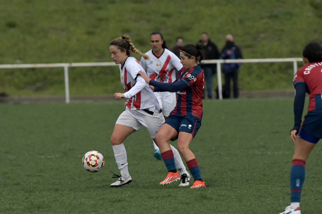 (c) X/Twitter Rayo Femenino