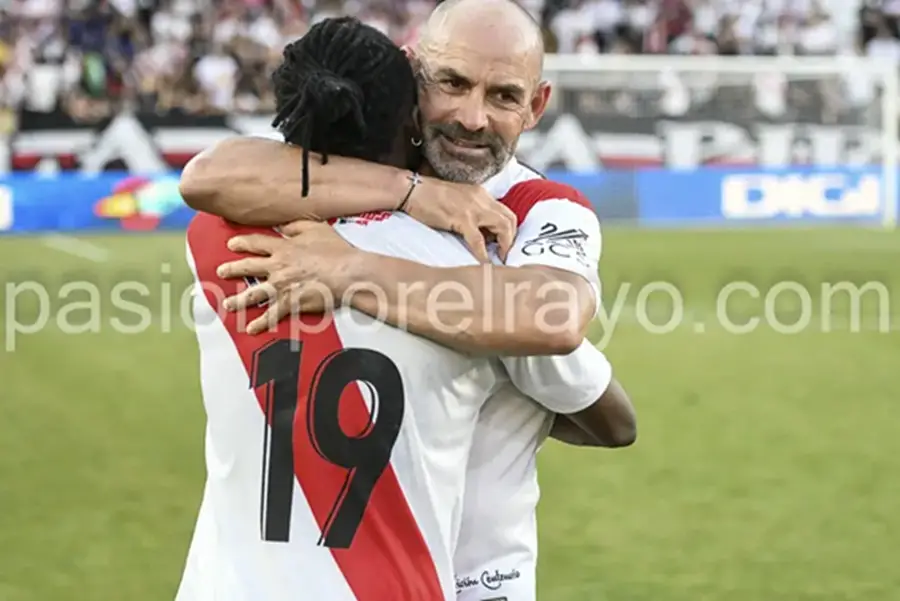 La alegría de Paco Jémez por la clasificación europea del Rayo: «¡Qué grande Vallecas!