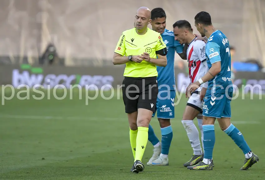 El acta de González Fuertes con lo sucedido en la segunda mitad no tiene desperdicio