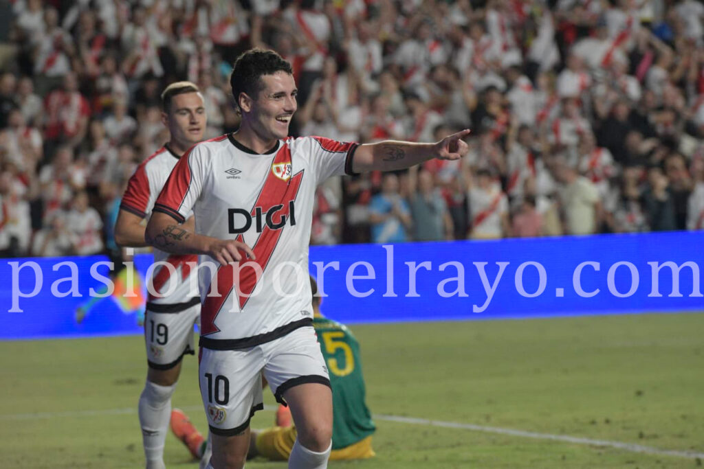 Camello, en el Rayo Vallecano - Neman Grodno