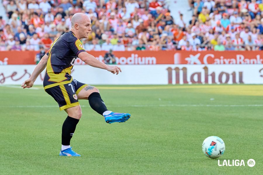 Isi, tras el Girona 1-3 Rayo Vallecano: «Vamos a vivir noches mágicas»