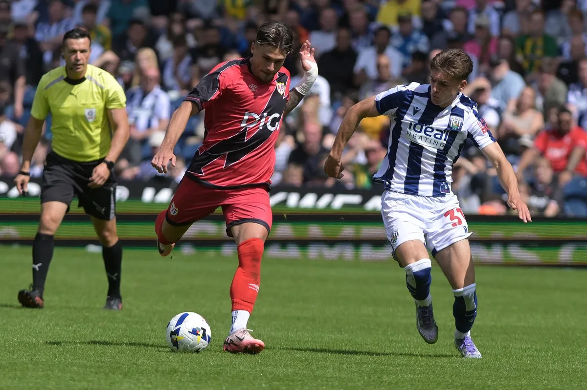 W.B. Albion 3-2 Rayo: Primera derrota tras 20 minutos locos