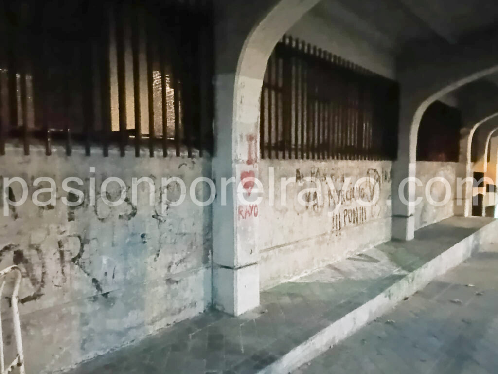 pared estadio de vallecas
