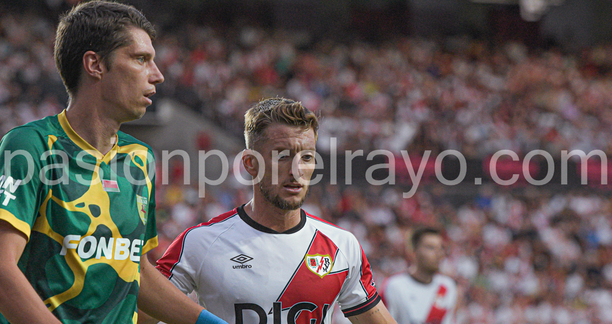 Balliu, en Marca: «Jugar en Europa con el Rayo es un regalo para la afición»