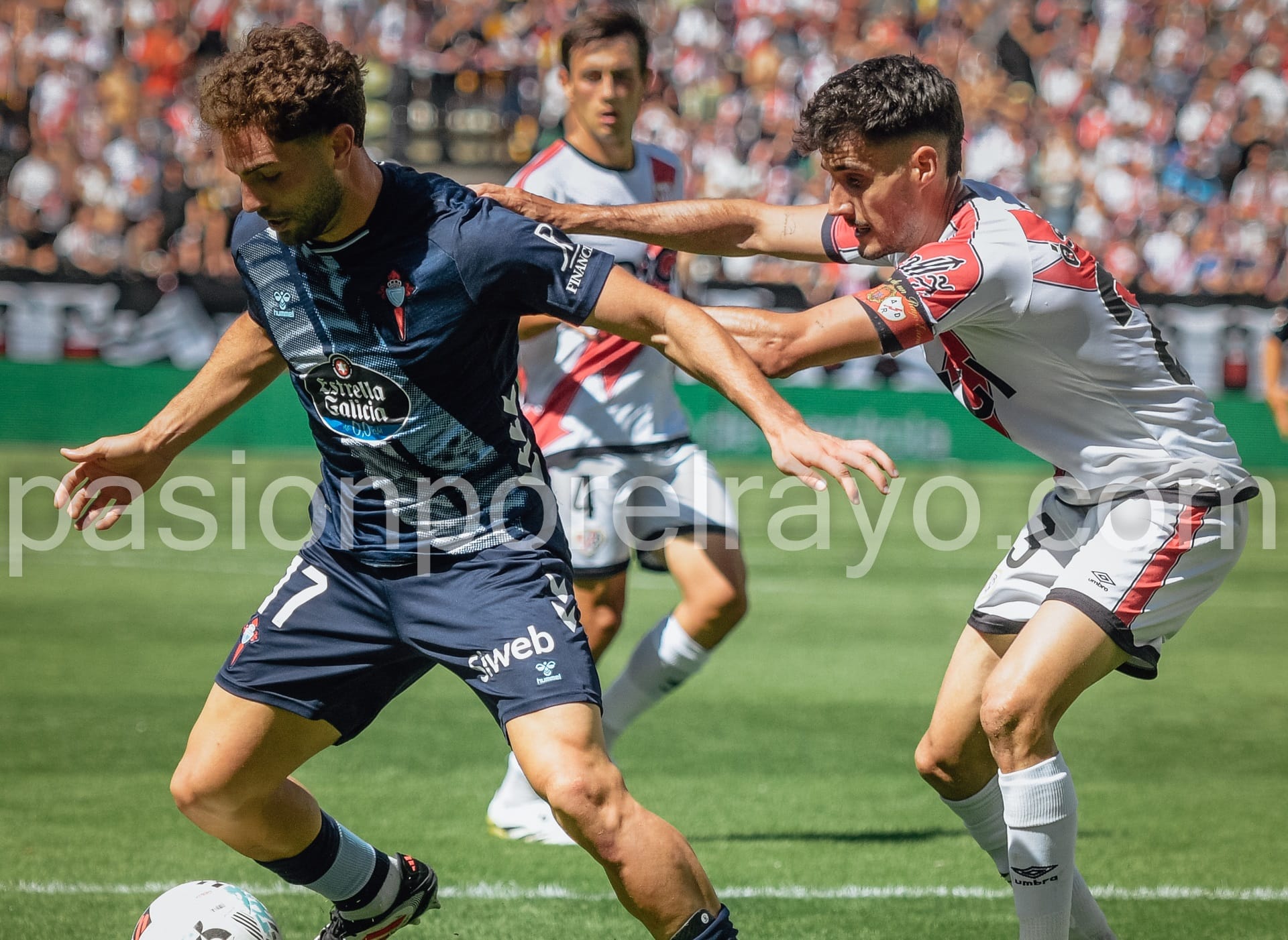 Óscar Valentín: «Me encantaría que el brazalete de capitán en Europa lo siguiera llevando Trejo»