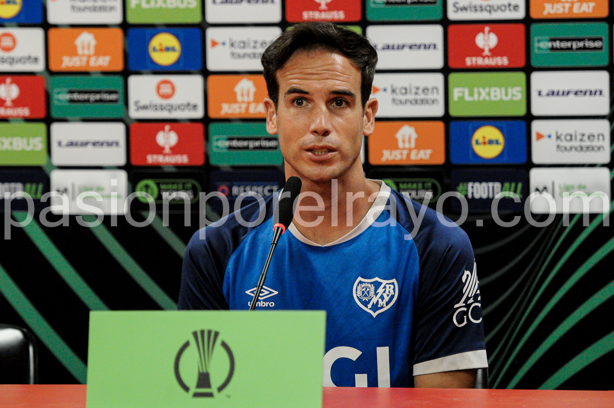Íñigo Perez, en la previa del Rayo – Shkendija: «Vamos a ir a ganar la Conference League»