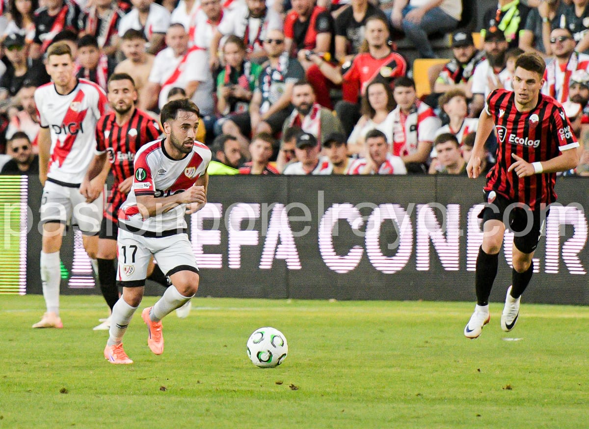 Unai López, primer goleador de la fase liga de Conference del Rayo