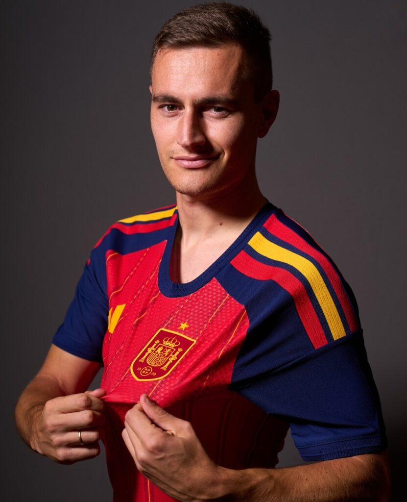 Jorge de Frutos ya viste la nueva camiseta de la selección española 3 Jorge de Frutos, con la selección española