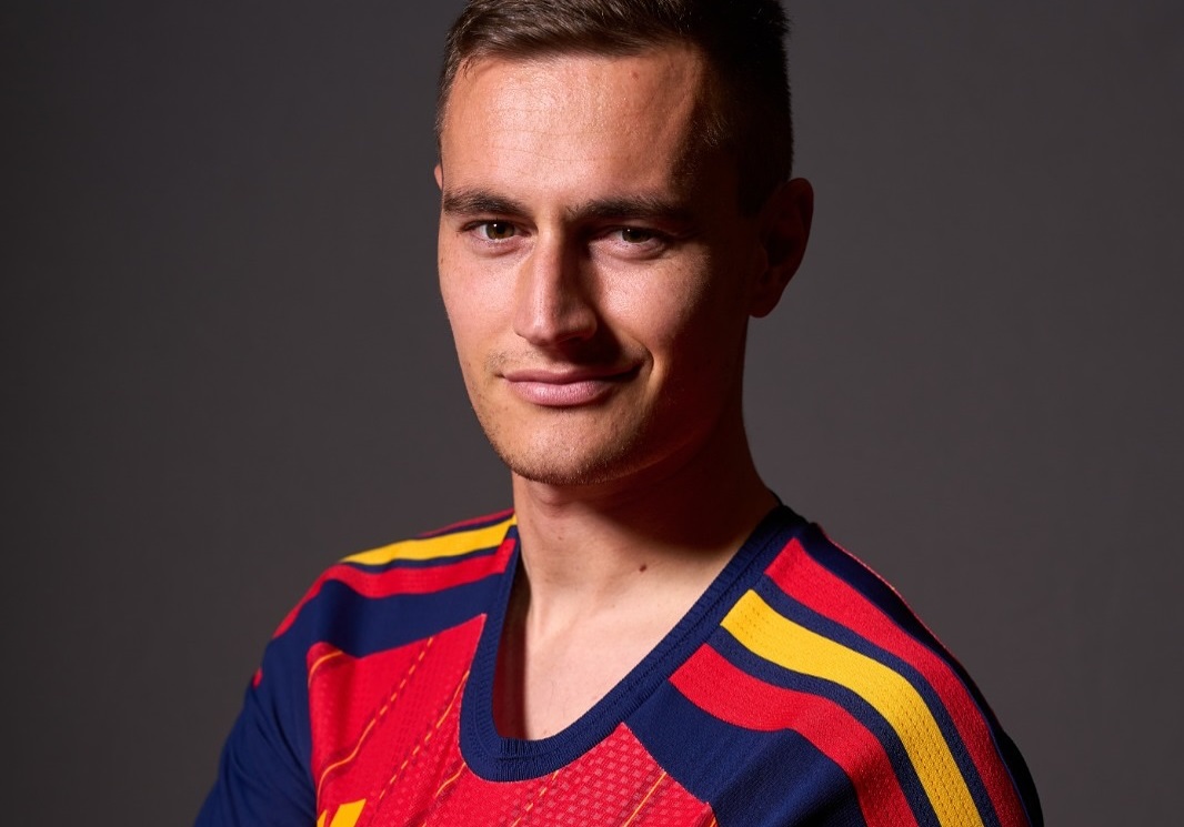Jorge de Frutos ya viste la nueva camiseta de la selección española