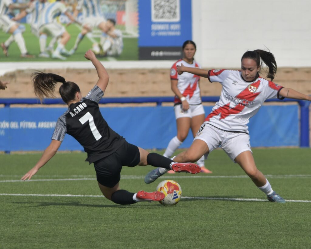 Foto del Rayo Femenino - Ona Sant Adriá (c) Rayo Femenino