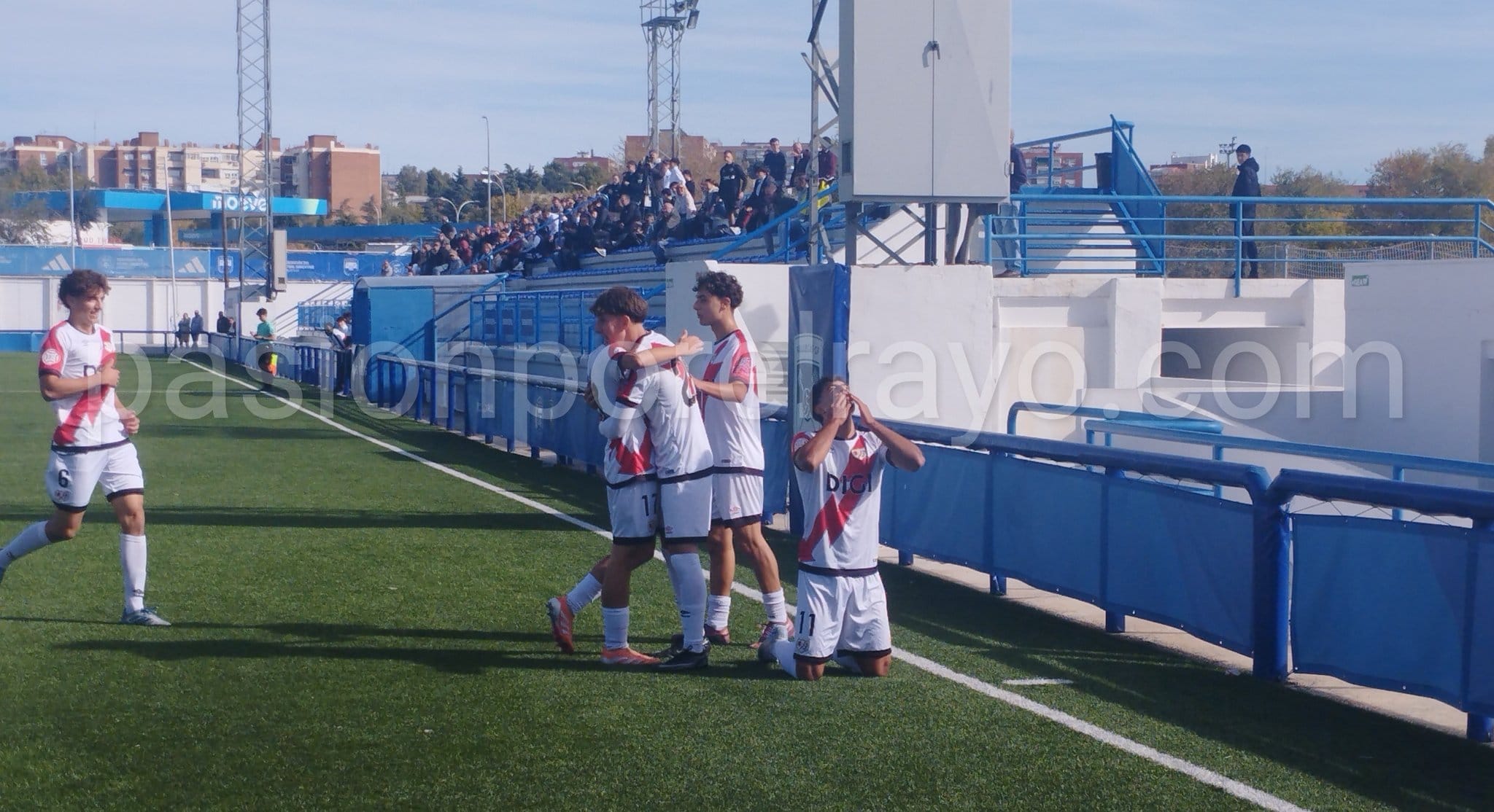 El Rayo Juvenil A golea a La Cruz Villanovense (5-1) y se pone segundo