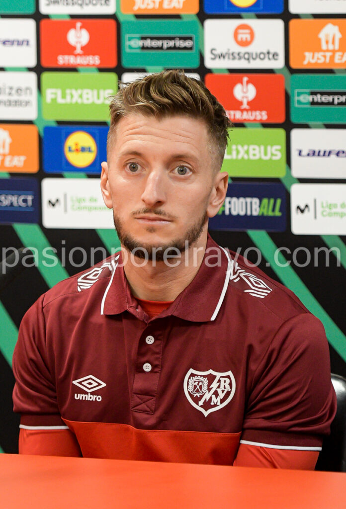 Iván Balliu, en la previa del Rayo - Lech Poznan: "El susto contra el Hacken nos vino bien" 3 Iván Balliu, en la previa del Rayo - Lech Poznan