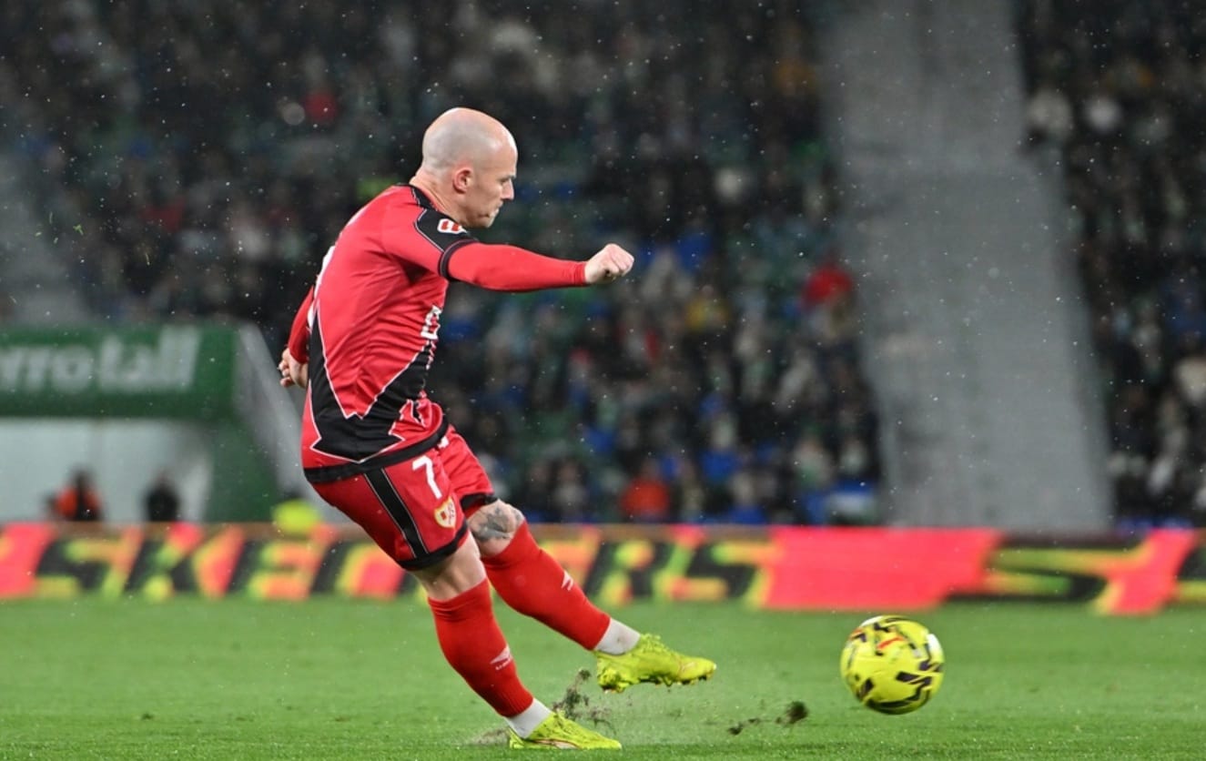 Isi tras el Celta 3-0 Rayo, en Movistar+: «El árbitro dice que le ha dado abajo y Zaragoza me dice que le da en la cadera»