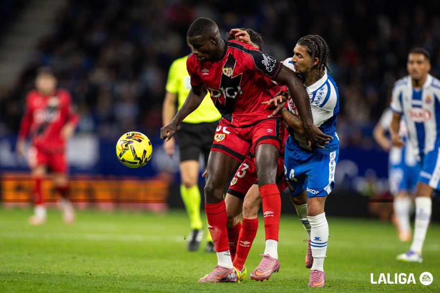 El CTA corrige al árbitro del Espanyol - Rayo Vallecano: "Debió señalar penalti" 3 Nobel Mendy, en el Espanyol - Rayo